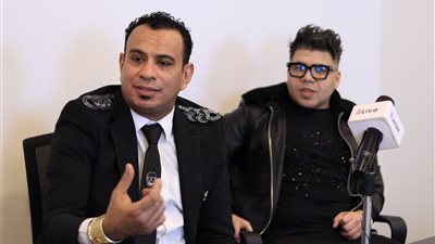 ولا سيجارة ولا كاس.. عمر كمال عن محمود الليثي: ماشي بما يرضي الله وهتعلم منه الالتزام