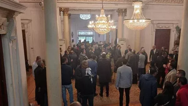 احتجاجات داخل حزب