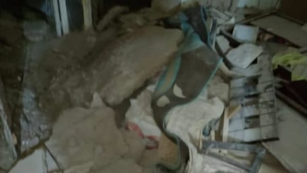 انهيار سقف شقة داخل