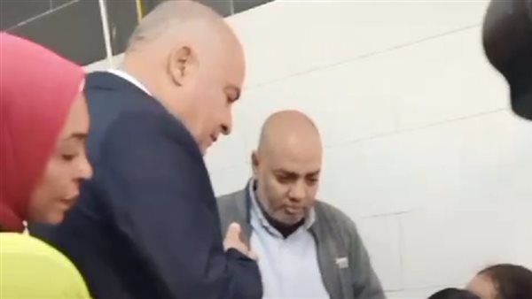 محافظ قنا يطمئن على