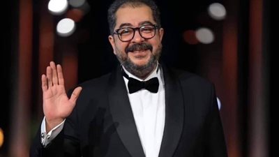نجل طارق عبد العزيز يعلق على تكريم والده: مهرجان الأقصر كان له غلاوة في قلب بابا