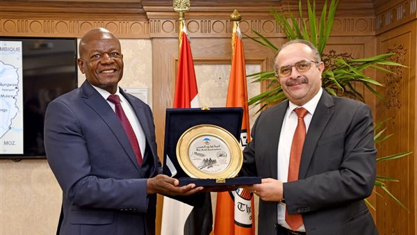  رئيس شركة المقاولون