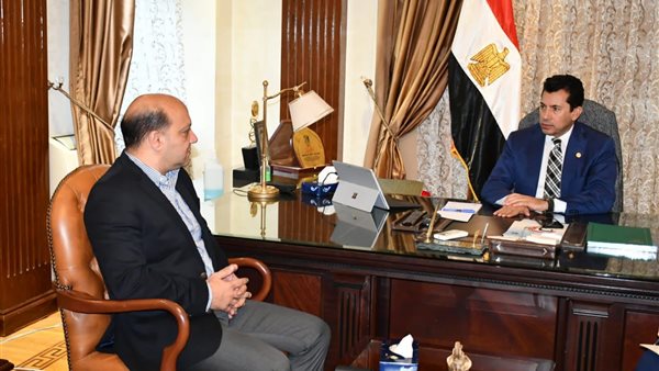 لقاء وزير الرياضة