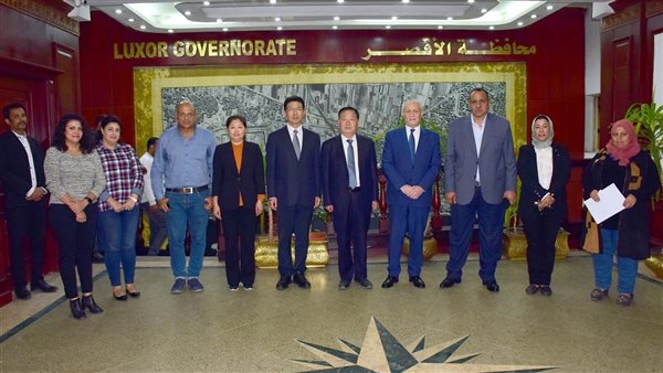 محافظ الأقصر يستقبل