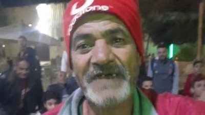 فرحة مسن بعد فوز الأهلي ببرونزية مونديال الأندية: بيفرحني أكتر من مراتي وبينسيني الهموم | بث مباشر