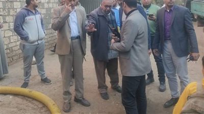 إصلاح خط صرف صحي تسبب في هبوط محدود بأحد شوارع قرية الشناوية ببني سويف