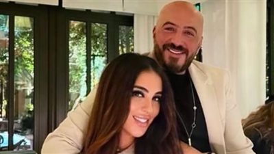 بعد شائعات طلاقهما.. المخرج مجدي الهواري ينشر صورة جديدة مع زوجته دنيا عبد المعبود في باريس