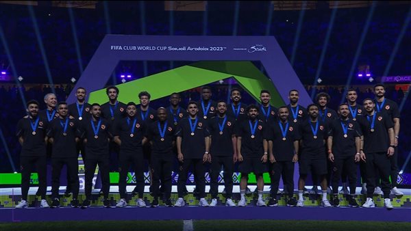 فريق الأهلي بعد التتويج