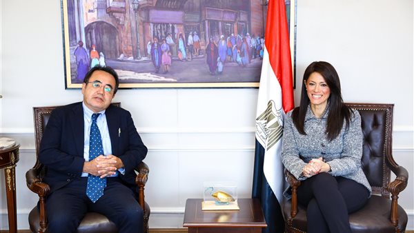 المشاط مع المدير