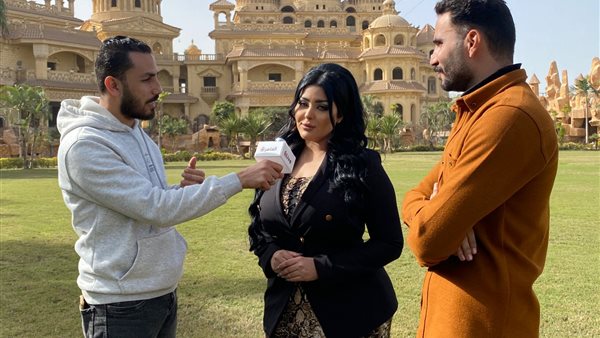 عارضة الأزياء سلمي