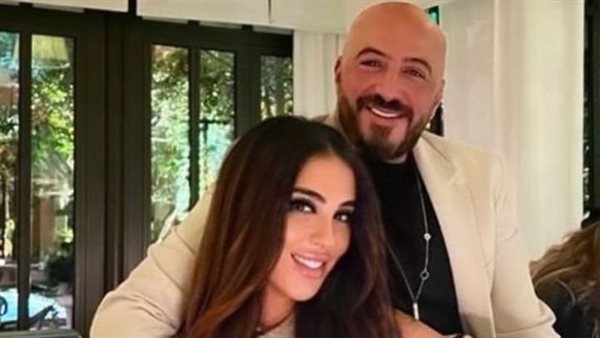 مجدي الهواري وزوجته