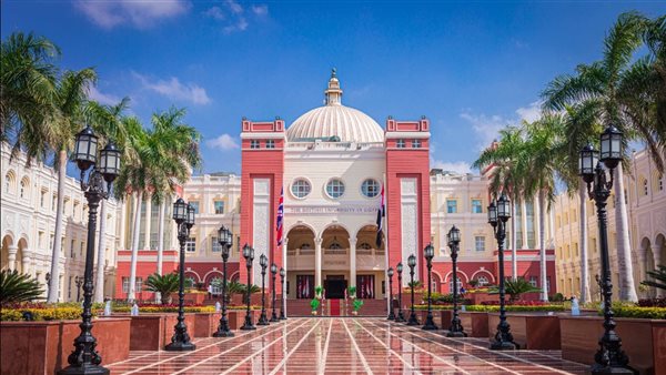 الجامعة البريطانية