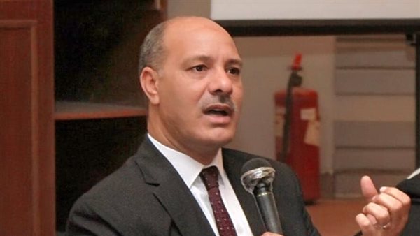 الدكتور عربي أبو