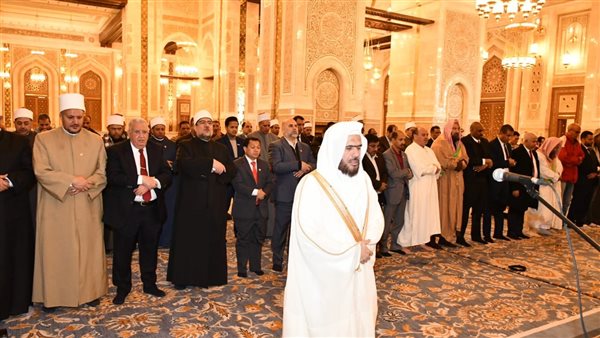 أمام الحرم النبوي