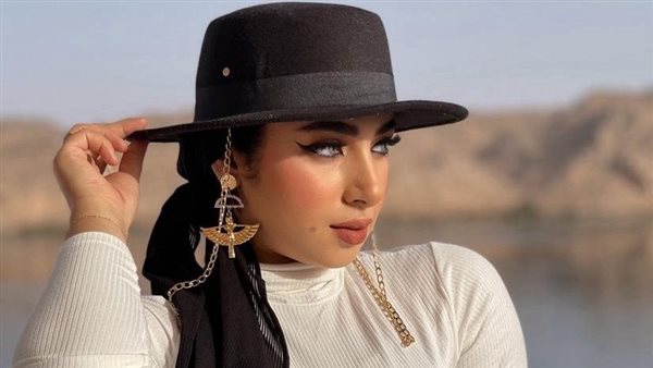 البلوجر هدير عاطف