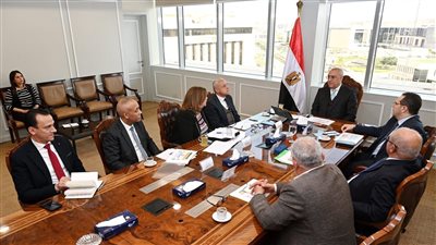 وزير الإسكان يكلف بتطوير شركة التعمير لخدمات الصيانة لتوسيع نشاطها في المناطق الذكية