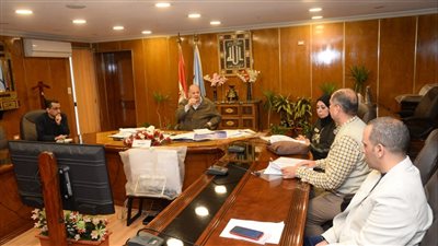 محافظ أسيوط: جذب استثمارات جديدة والاستفادة من المساحات غير المستغلة بالمدن الصناعية