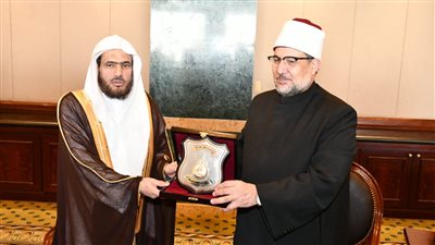 إمام الحرم النبوي: اسأل الله أن يحفظ الرئيس السيسي.. وسعادتي غامرة بوجودي في مصر