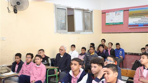 وزير التعليم وسط