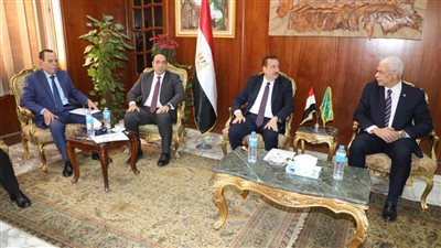 محافظ المنوفية يقدم التهنئة لقيادات الجامعة في عيدها 47: منارة علمية وشريك التنمية 