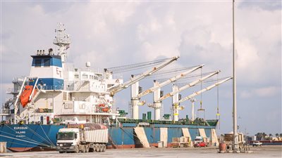 ميناء دمياط يستقبل ناقلة غاز مسال لتحميل 60 ألف طن للخارج