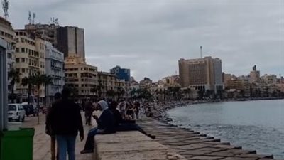 غيوم وطقس غير مستقر يضرب الإسكندرية في رابع أيام نوة الفيضة الصغرى | بث مباشر