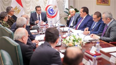 وزير الصحة يوجه بتشكيل لجنة فنية عليا لبنوك العيون