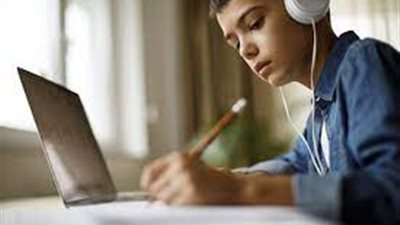 بجسم إنسان ويعرف بـ الهولوجرام.. مجلس الوزراء: 92.5% من المصريين لم يسمعوا عن المعلم الافتراضي لشرح المناهج