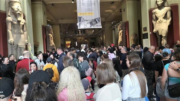 إقبال كبير من السائحين