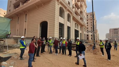رئيس جهاز العاصمة يعقد اجتماعا مع مسئولي شركات المقاولات لمناقشة خطط تسليم المشروعات