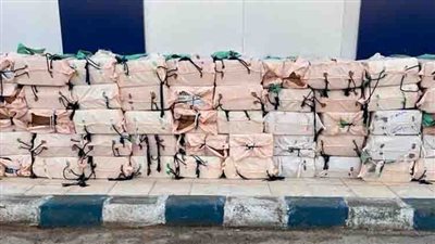 تفاصيل ضبط 50 ألف علبة سجائر مجهولة المصدر ومهربة جمركيًا بمطروح
