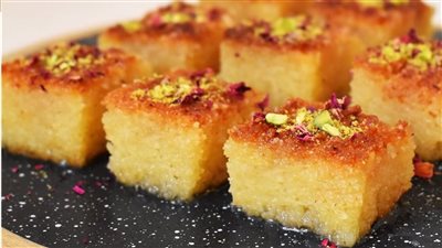 طريقة عمل البسبوسة المرملة زي الحلواني.. مقادير تحضير بسبوسة سهلة في البيت