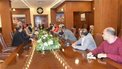 محافظ بورسعيد يشيد بأعمال تطوير منطقة فاطمة الزهراء