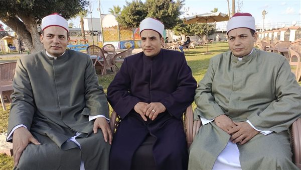 الأشقاء الأئمة الفائزين