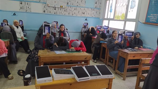 تسليم أجهزة التابلت