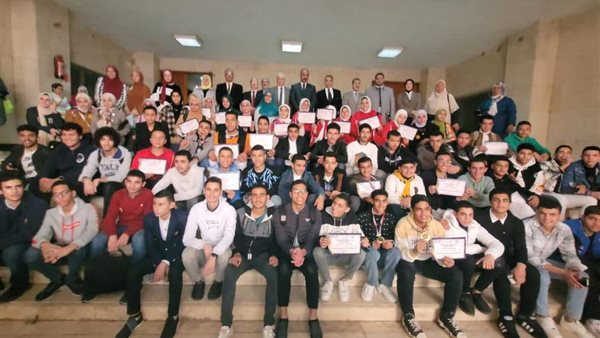 تكريم الفائزين في