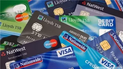 مصادر: بدء تحقيقات موسعة بالبنوك لضبط المتلاعبين بالبطاقات الائتمانية المستخدمة في تهريب الدولار للخارج