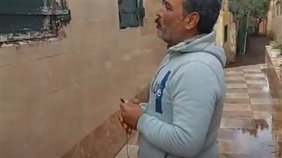 والد طالب التجارة ضحية جيرانه بالغربية أمام قبره: كان نفسه يتخرج علشان يمسك المصنع بتاعي ويديره | بث مباشر