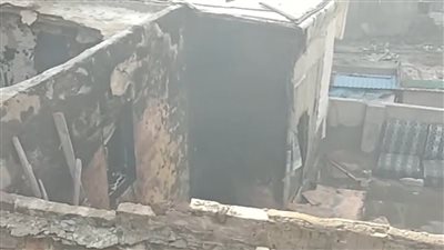 ماتوا بالاختناق.. البحث الجنائي يعاين موقع حريق تسبب في مصرع أسرة بأكملها بالإسكندرية