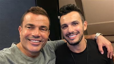 الموزع أحمد إبراهيم عن ألبوم مكانك لـ عمرو دياب: أول مرة ألحن له أغنية والجمهور مبسوط بالشغل