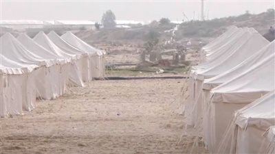 يستوعب أكثر من 1500 نازح.. الهلال الأحمر المصري ينشئ مخيما إغاثيا بخان يونس جنوب قطاع غزة 