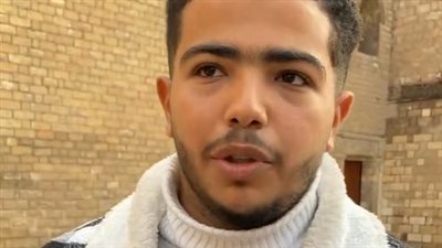 قصة كفاح طالب يجوب شوارع القاهرة لبيع السندوتشات: بدأت مشروعي بـ 20 سندوتش وشغال بقالي 3 سنين| بث مباشر 