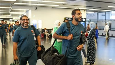 بعثة الأهلي تغادر ملعب محمد بن زايد إلى مطار أبو ظبي