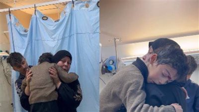 صحفي فلسطيني يتذكر أمه بسبب هذا المشهد.. أم تحتضن ابنها بعد نجاته من الموت في غزة