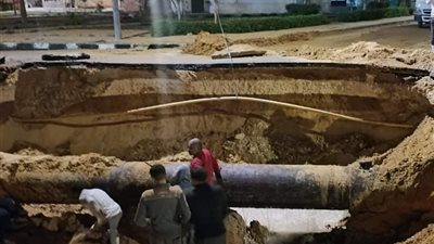 جهاز العبور ينتهي من إصلاح كسر مفاجئ بخط مياه في الحي السادس