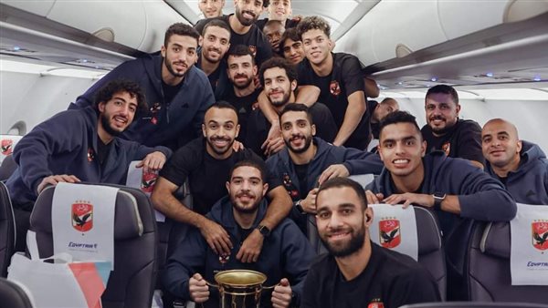 مصر للطيران تهنئ