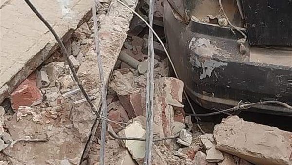 سقوط بلكونة منزل