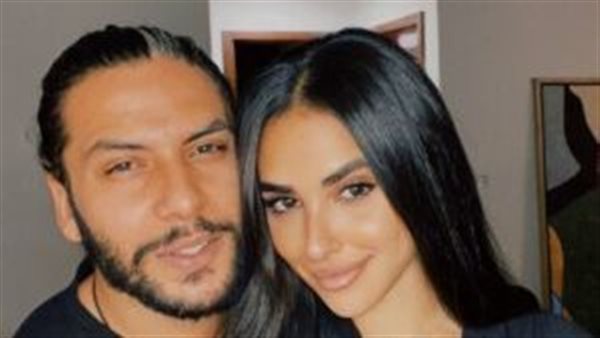 محمد السباعي وزوجته