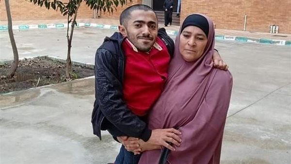 الحاجة زينب والدة