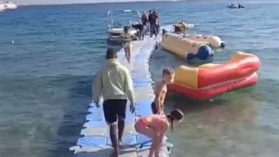 السياح يستمتعون بالرحلات البحرية في شرم الشيخ تزامنًا مع احتفالات العام الجديد | بث مباشر